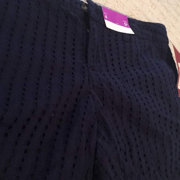 Short - Picture 2 of 3